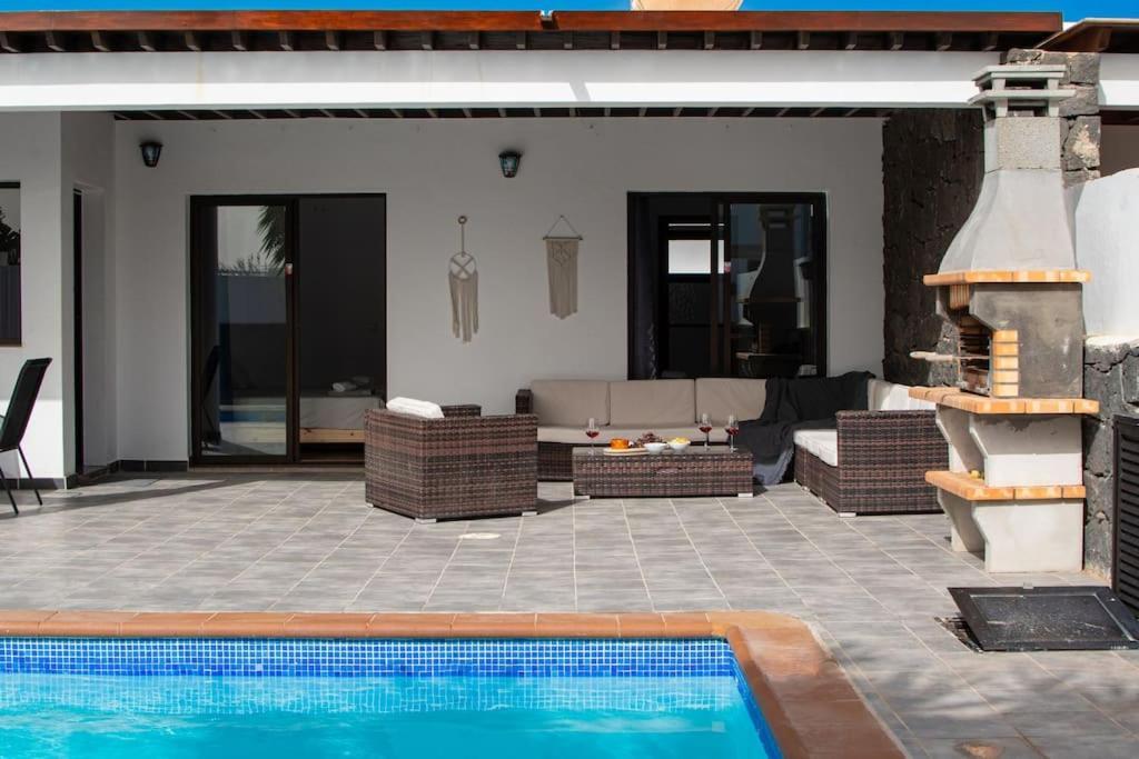 Casa Marlay Spacious, Heated Pool, Bbq & Fast Wi-Fi Only 15 Minutes Walk To Town Playa Blanca  Ngoại thất bức ảnh