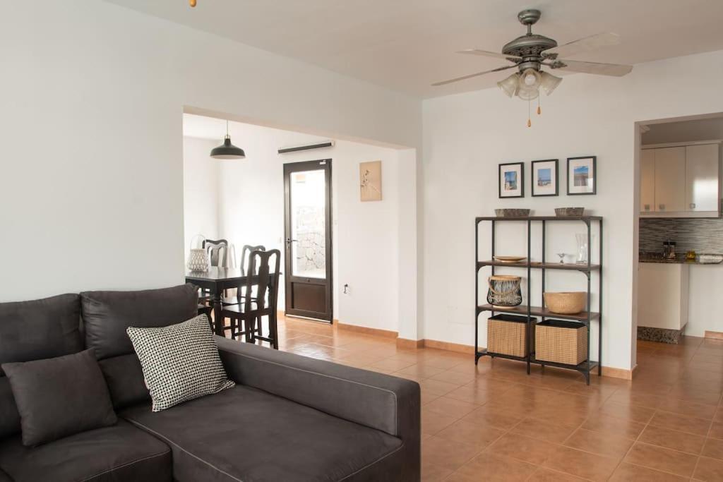 Casa Marlay Spacious, Heated Pool, Bbq & Fast Wi-Fi Only 15 Minutes Walk To Town Playa Blanca  Ngoại thất bức ảnh