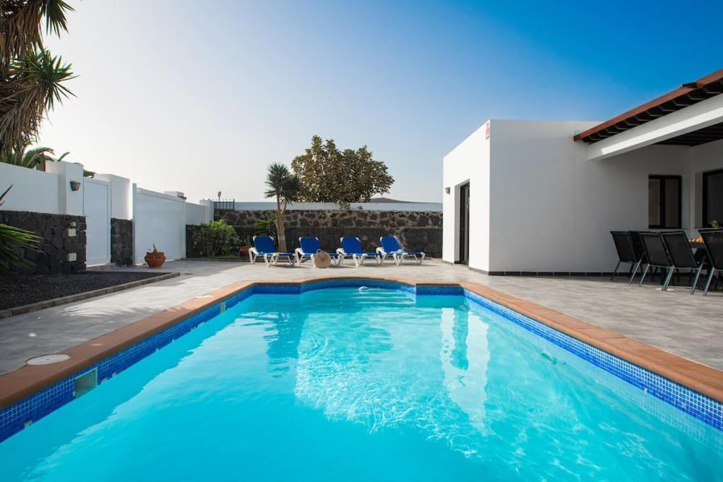 Casa Marlay Spacious, Heated Pool, Bbq & Fast Wi-Fi Only 15 Minutes Walk To Town Playa Blanca  Ngoại thất bức ảnh