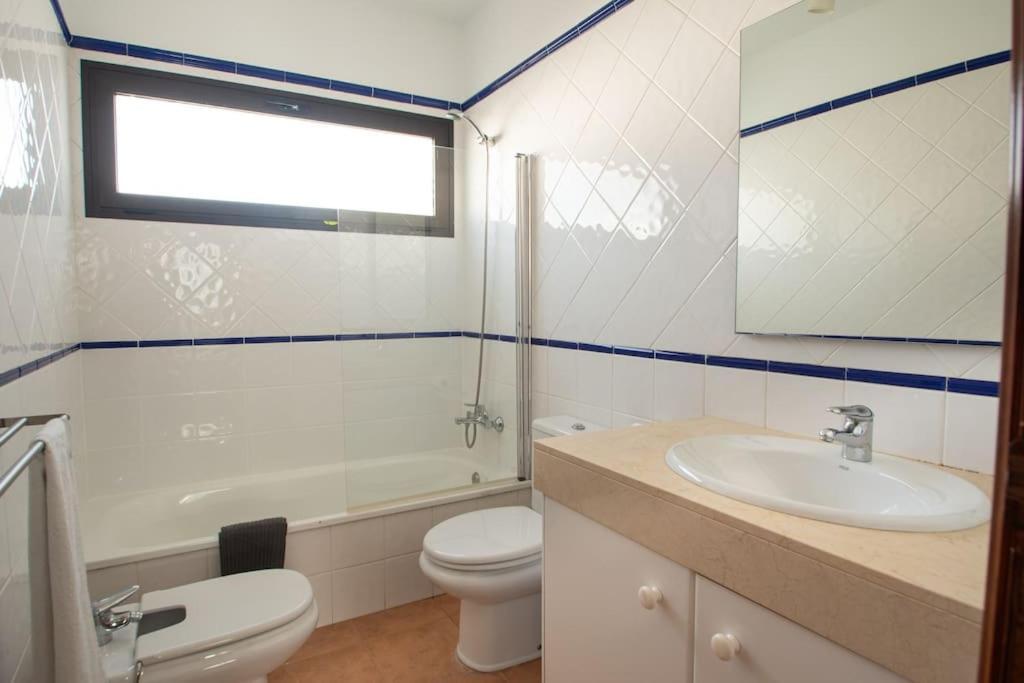 Casa Marlay Spacious, Heated Pool, Bbq & Fast Wi-Fi Only 15 Minutes Walk To Town Playa Blanca  Ngoại thất bức ảnh