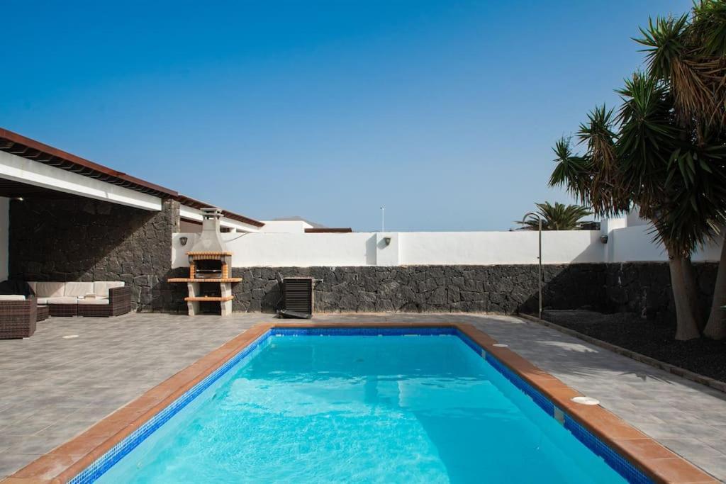 Casa Marlay Spacious, Heated Pool, Bbq & Fast Wi-Fi Only 15 Minutes Walk To Town Playa Blanca  Ngoại thất bức ảnh