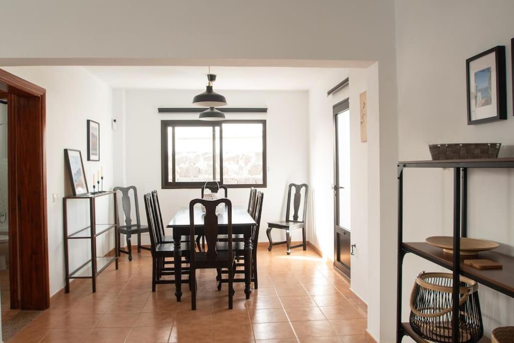 Casa Marlay Spacious, Heated Pool, Bbq & Fast Wi-Fi Only 15 Minutes Walk To Town Playa Blanca  Ngoại thất bức ảnh