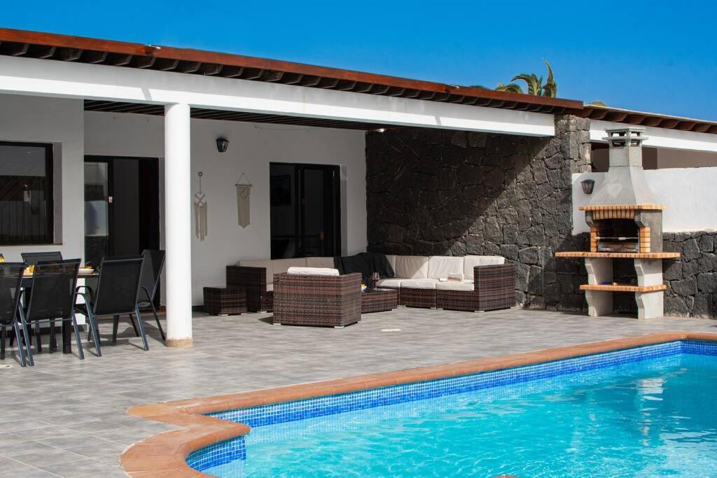 Casa Marlay Spacious, Heated Pool, Bbq & Fast Wi-Fi Only 15 Minutes Walk To Town Playa Blanca  Ngoại thất bức ảnh